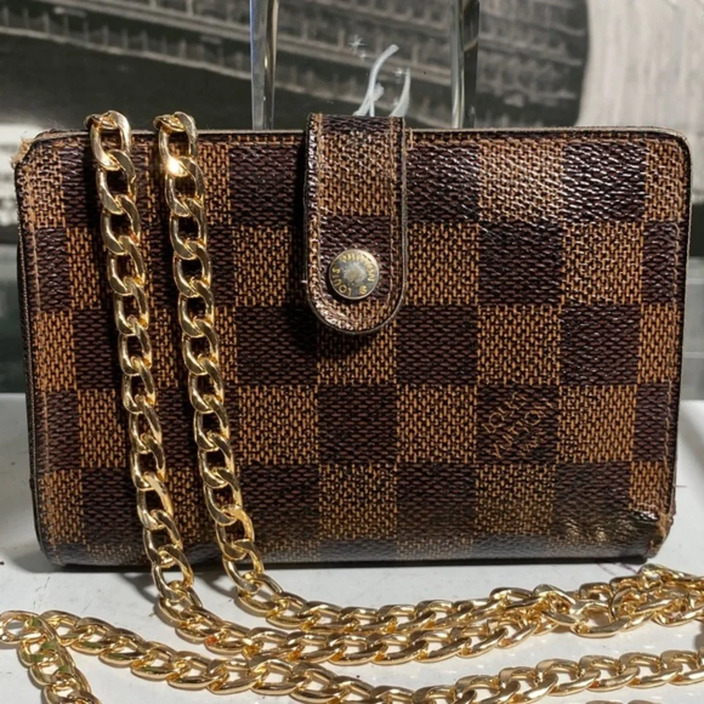Authentic Louis Vuitton Damier Kisslock Wallet